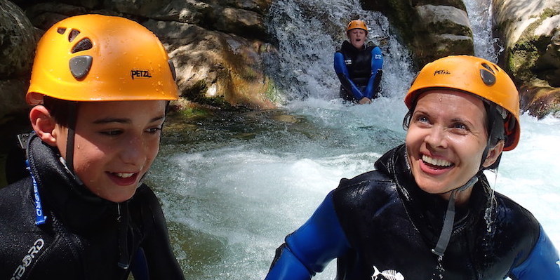 Demi-journée canyoning dans les Gorges du loup Alpes Maritimes 06.