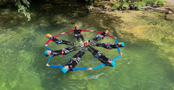 aqua trekking in the Gorges du loup with Les pirogues close to Nice in the french riviera. Canyoning for family and kids around Nice.