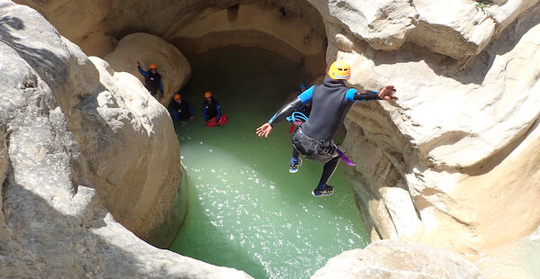 descente en canyoning de riolan près de nice côte d'azur