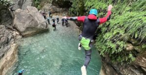 Canyon de Barbaira en italie situé à 1 heure de Nice. Canyoning sportif pour débutants.