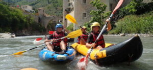 descente en kayak de la rivière du var ou de la vésubie proche de nice dans les alpes maritimes.