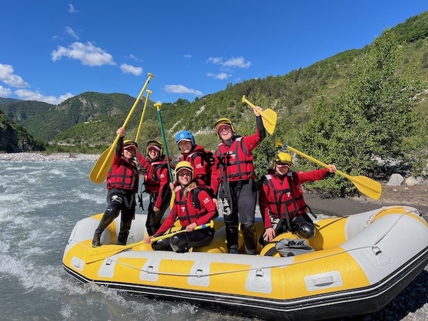 Descente en rafting de la rivière du Var ou de la Vésubie proche de Nice dans les alpes maritimes.