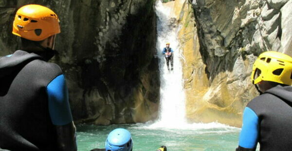 descente de la maglia en canyoning