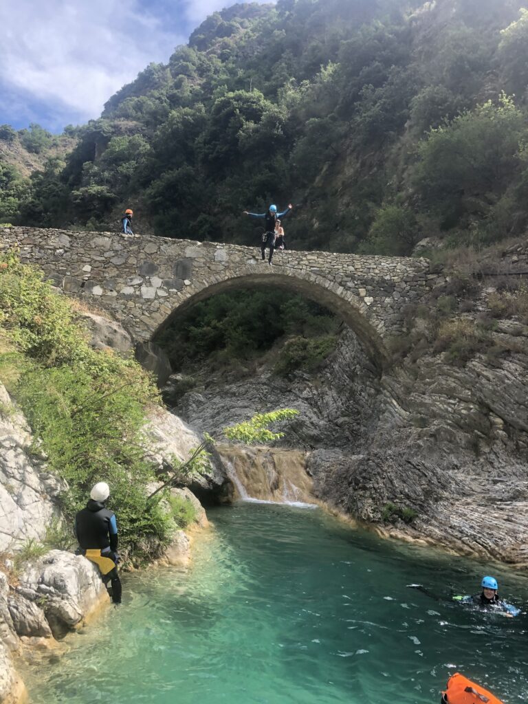 barbaira-italie-canyon-nice Journée canyoing à Barbaira en Italie avec Lespirogues.
