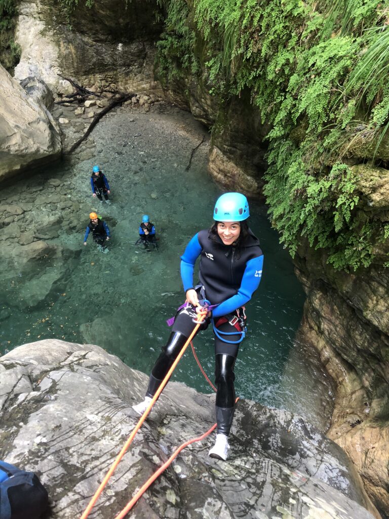 canyon-de-barbaira-en-italie Initiation au rappel dans le canyon de Barbaira en Italie.