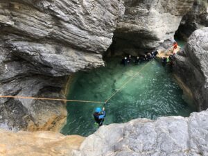 Tyrolienne dans le canyon de Barbaira situé à 1 heure de Nice.