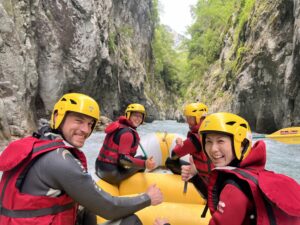 A la fonte des neiges on séclate en rafting dans la VESUBIE à côté de Nice.