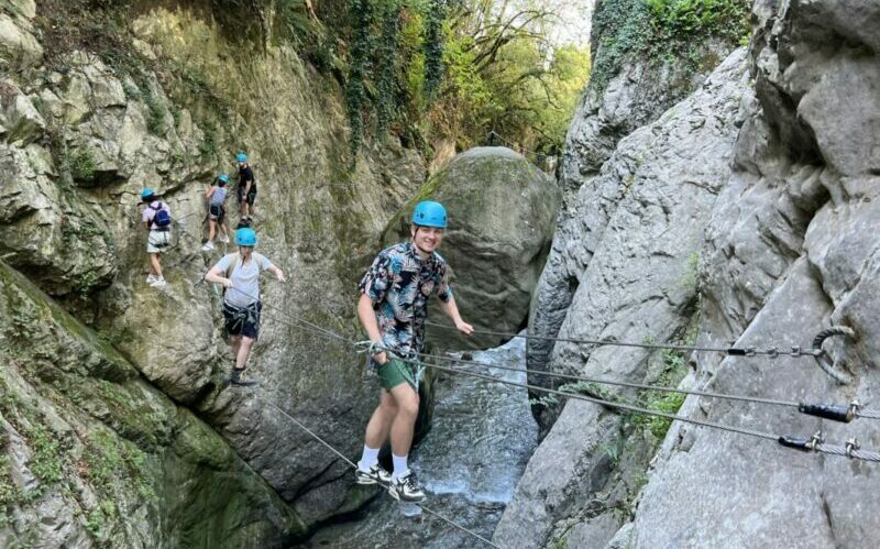 Via ferrata de Lantosque à nice encadré par une guide.